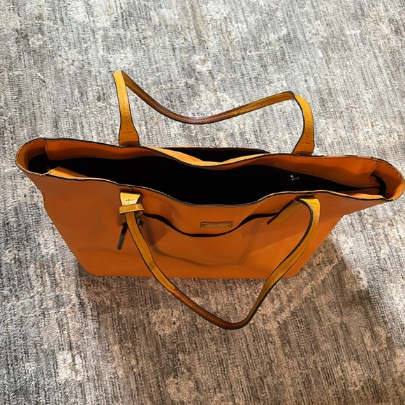 Tumi yellow/ Orange Tote Bag with Structured Design - carry on attach ability - Picture 4 of 7